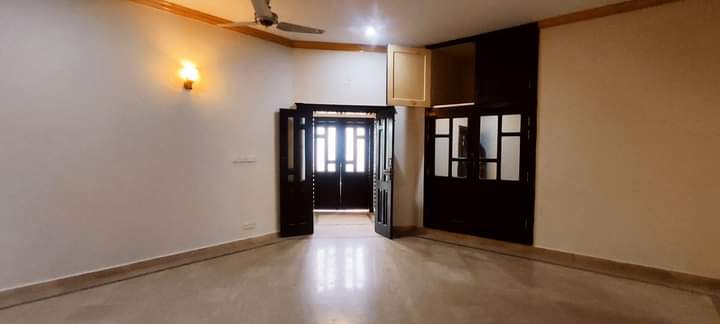 1 kanal portion for rent in e-11/3