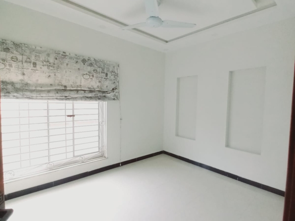 8 Marla Tile Floor House for rent in E-11 Islamabad